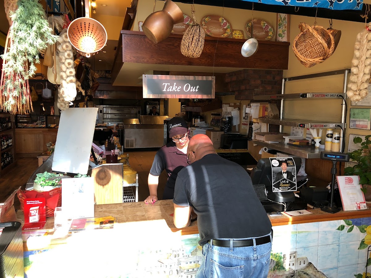 Luciano Ristorante e Pizzeria - Churchill Estates